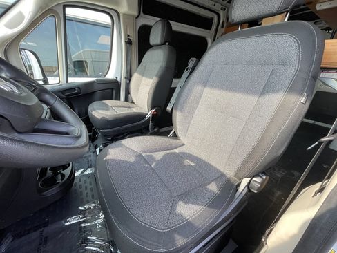Used 2022 RAM ProMaster 2500 FWD image 11