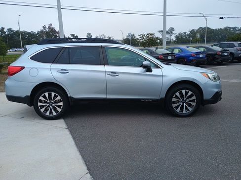 Used 2016 Subaru Outback 3.6R Limited image 4