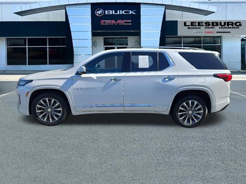 Used 2023 Chevrolet Traverse Premier AWD/4WD image 4