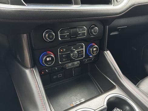 Used 2024 Chevrolet Suburban RST w/ Luxury Package image 23