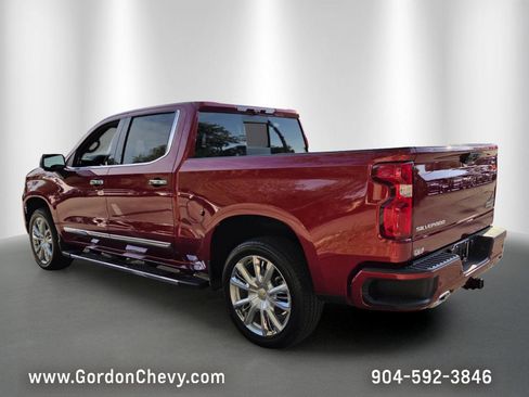 Used 2026 Chevrolet Silverado 1500 High Country w/ High Country Premium Package AWD/4WD image 3