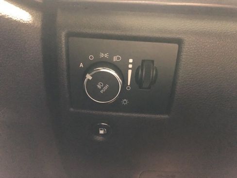 Used 2020 Jeep Grand Cherokee Altitude image 21