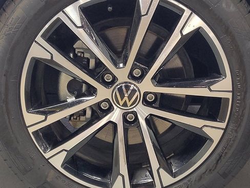 Used 2025 Volkswagen Jetta Sport FWD image 31