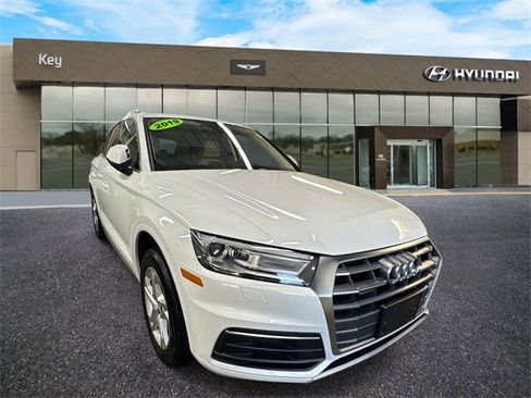 Used 2019 Audi Q5 2.0T Premium w/ Convenience Package image 4