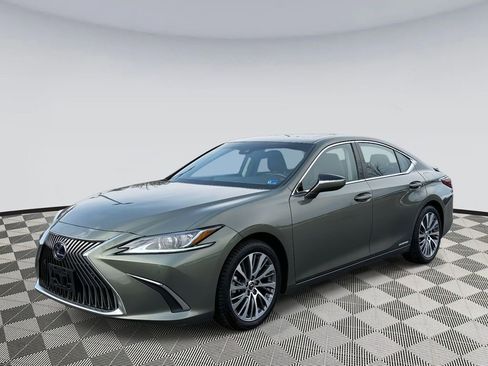 Used 2021 Lexus ES 300h w/ Premium Package image 5