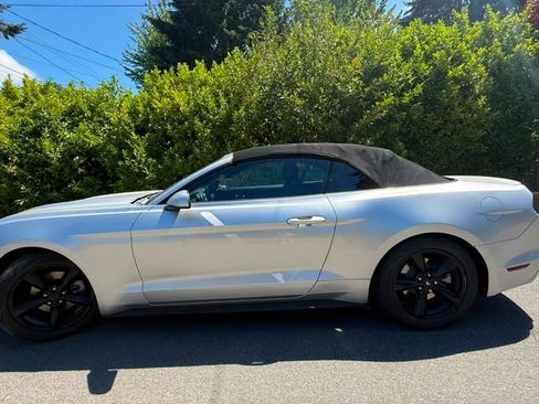 Used 2016 Ford Mustang Convertible w/ Equipment Group 051A RWD image 4