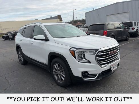 Used 2024 GMC Terrain SLT image 1