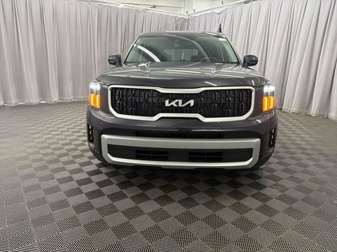 Certified 2025 Kia Telluride LX FWD image 4