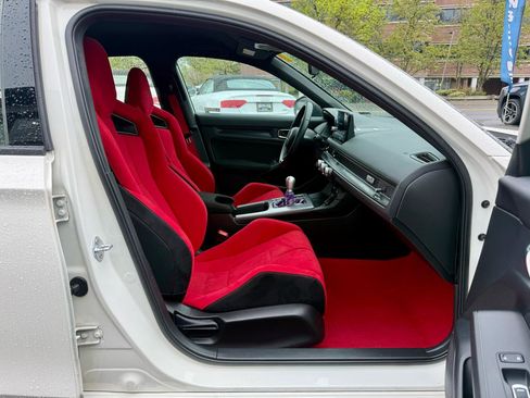Used 2024 Honda Civic Type R image 17