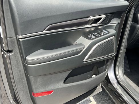 Used 2025 Kia Telluride S FWD image 8