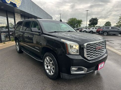 Used 2019 GMC Yukon XL Denali AWD/4WD image 9