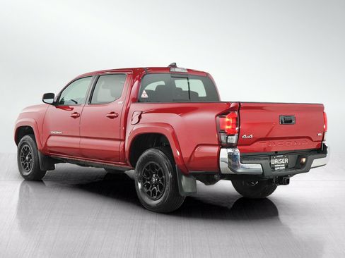 Used 2022 Toyota Tacoma SR5 AWD/4WD image 3