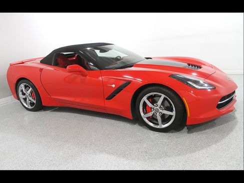Used 2014 Chevrolet Corvette Stingray Convertible w/ 3LT Preferred Equipment Group RWD image 2