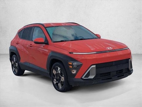 Used 2025 Hyundai Kona SEL FWD image 3