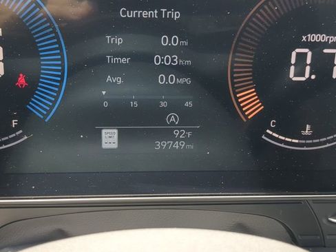 Used 2025 Hyundai Kona SE AWD/4WD image 33
