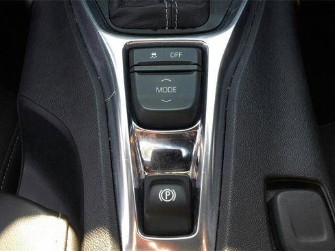 Used 2018 Chevrolet Camaro SS image 28