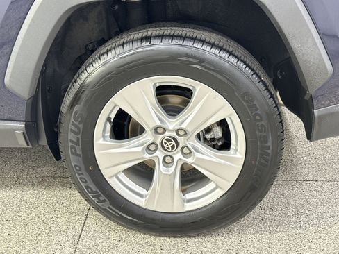Used 2021 Toyota RAV4 XLE AWD/4WD image 14