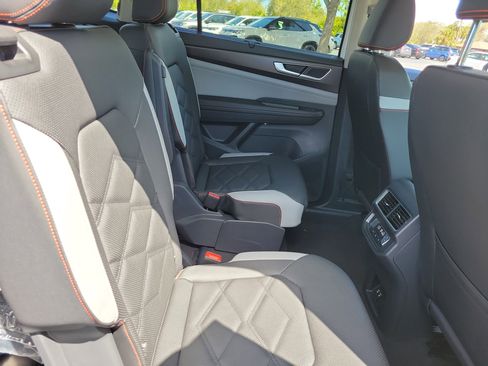 New 2026 Volkswagen Atlas Peak Edition image 10