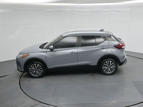 Used 2021 Nissan Kicks SV image 43
