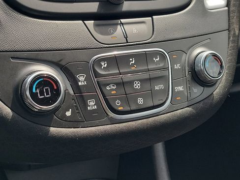 Used 2023 Chevrolet Malibu LT FWD image 30