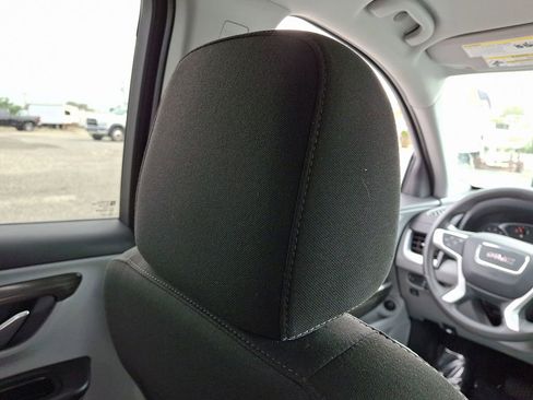 Used 2023 GMC Terrain SLE w/ Driver Convenience Package image 14