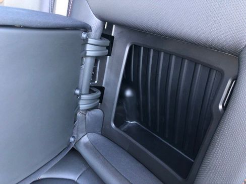 Used 2021 GMC Sierra 1500 AT4 image 24