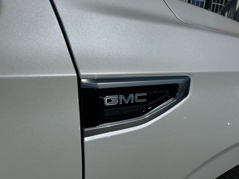 Used 2022 GMC Yukon XL Denali image 38