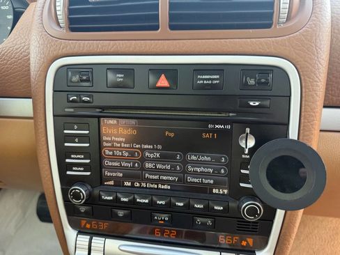 Used 2009 Porsche Cayenne AWD/4WD image 32