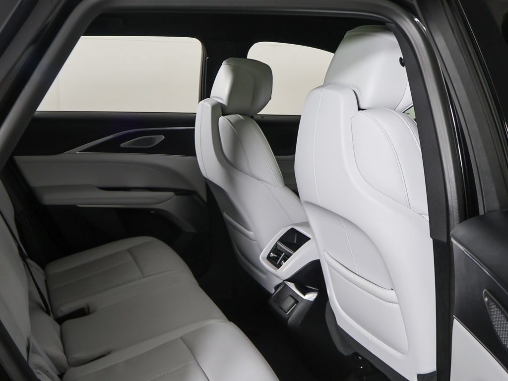 Used 2024 Cadillac Lyriq Sport RWD image 34