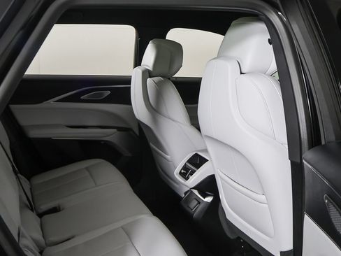 Used 2024 Cadillac Lyriq Sport RWD image 34