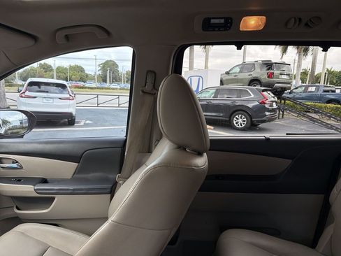 Used 2014 Honda Odyssey EX-L image 12