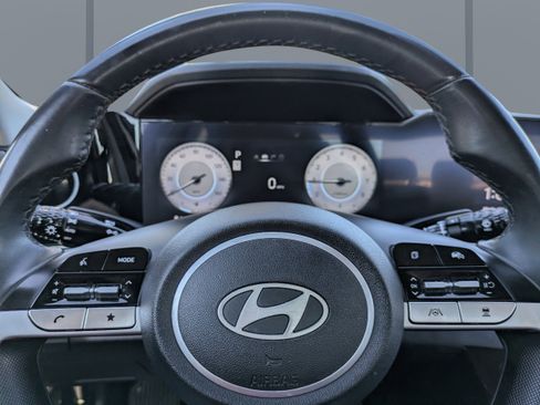 Certified 2024 Hyundai Elantra Limited image 28