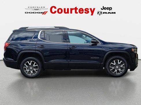 Used 2022 GMC Acadia SLE w/ Driver Convenience Package AWD/4WD image 3