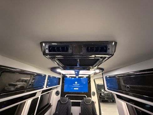 Used 2022 Mercedes-Benz Sprinter 3500 image 82