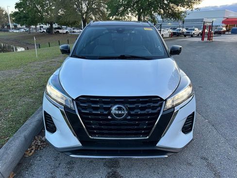 Used 2023 Nissan Kicks SR w/ SR Premium Package image 8