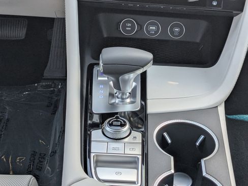 New 2025 Genesis G70 2.5T image 14