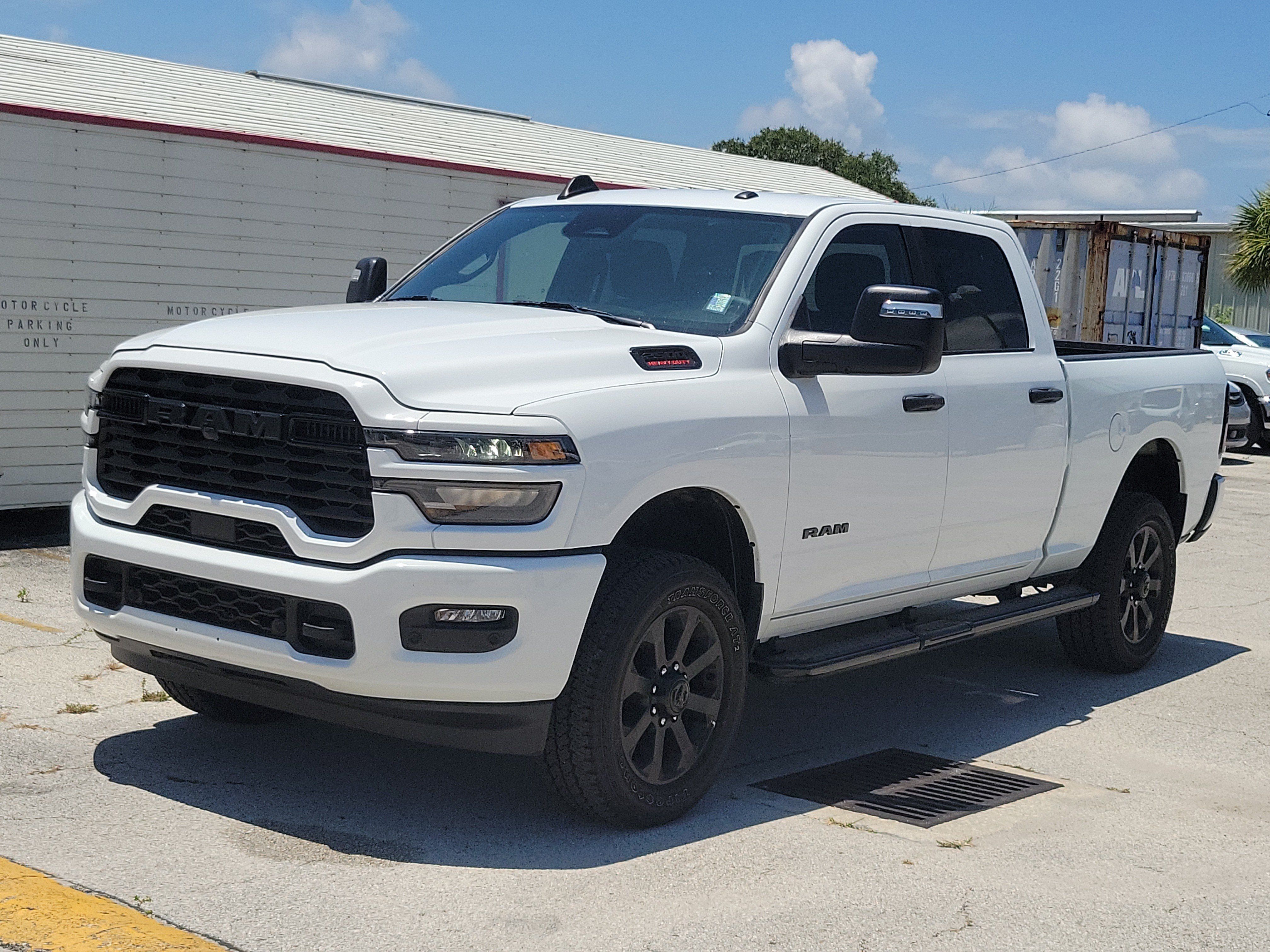 Used 2025 RAM 2500 Big Horn AWD/4WD image 2