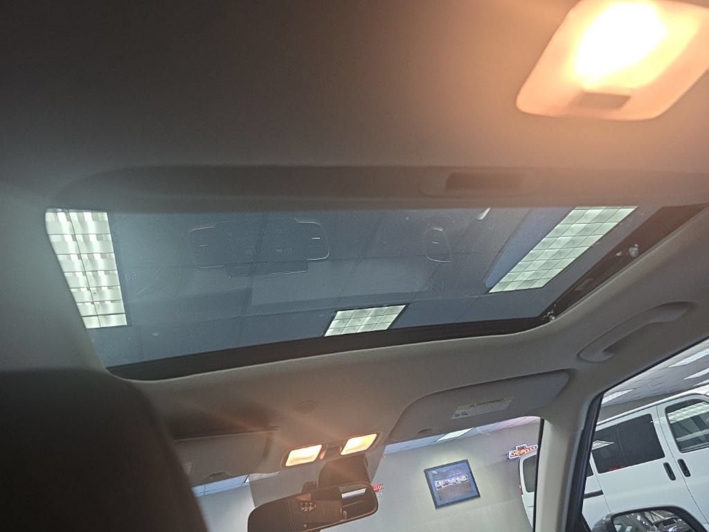 Used 2025 Hyundai Venue SEL FWD image 21