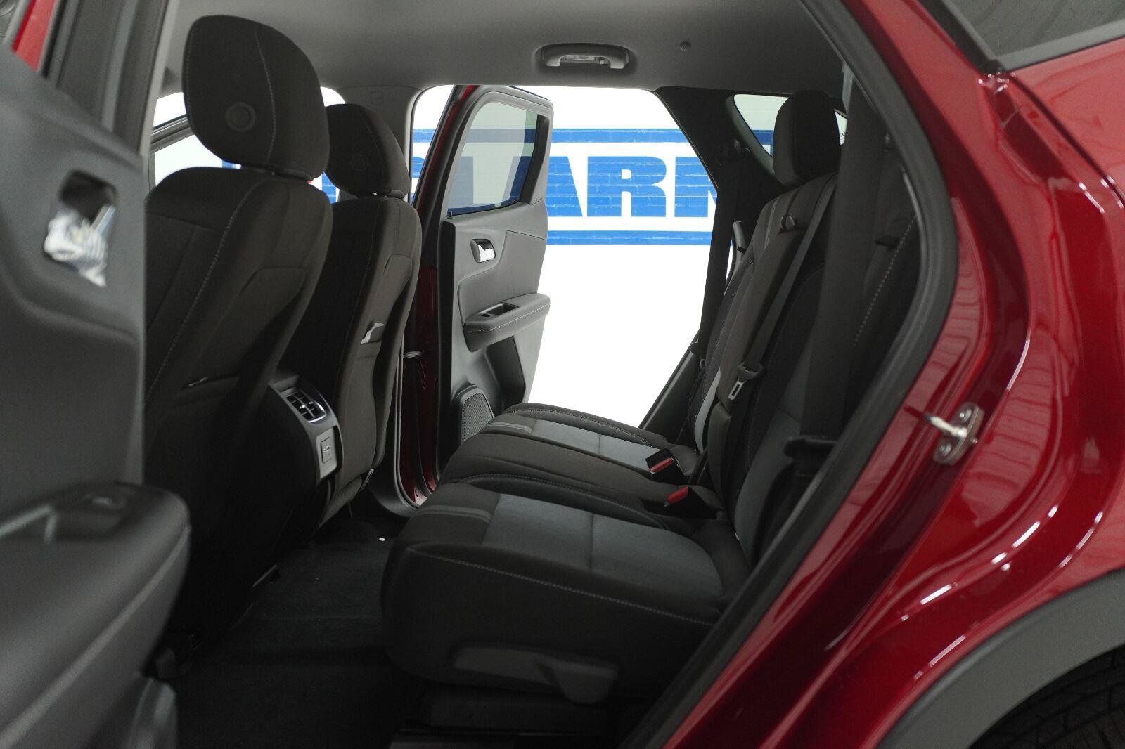 New 2026 Chevrolet Blazer LT w/ Convenience Package FWD image 24