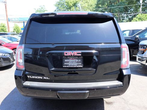 Used 2019 GMC Yukon XL SLT w/ Open Road Package AWD/4WD image 4