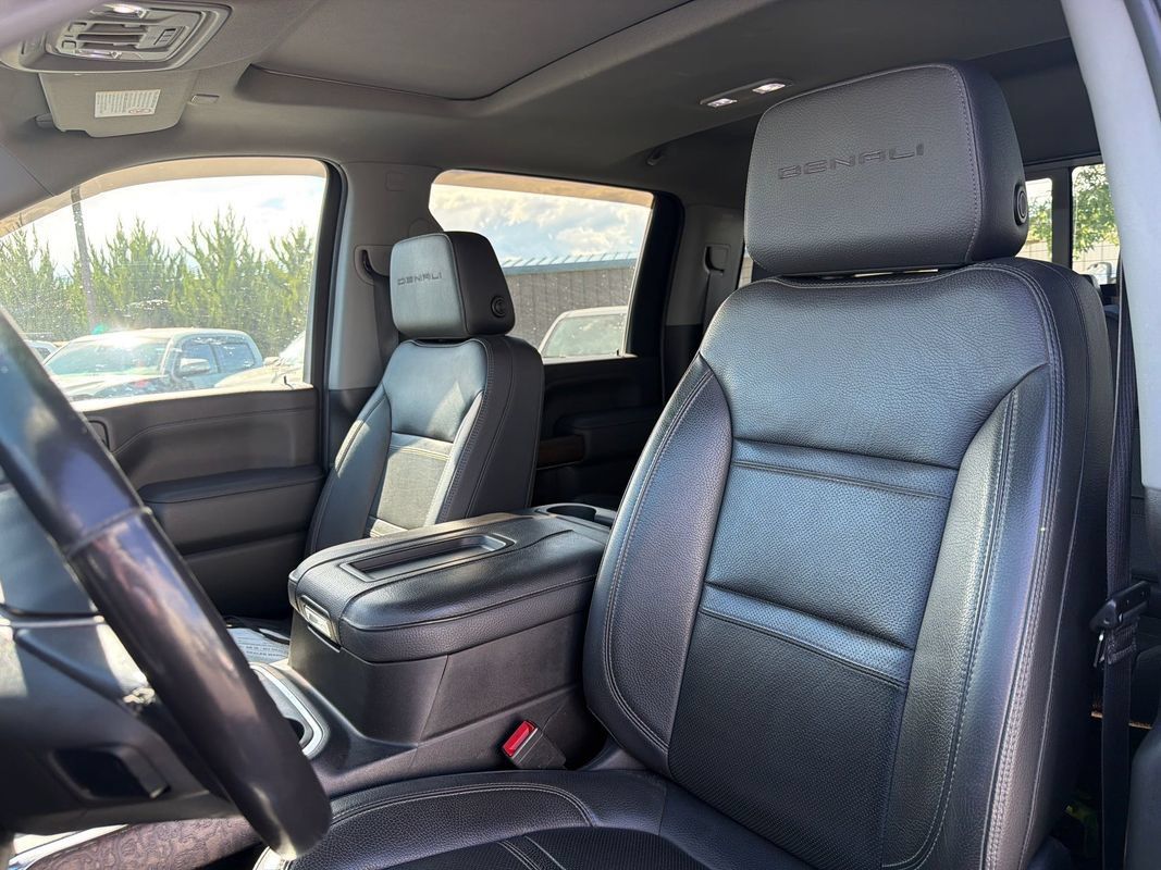 Used 2022 GMC Sierra 3500 Denali AWD/4WD image 23