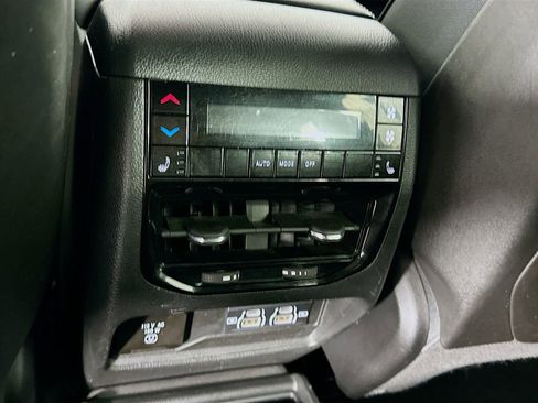 Certified 2024 Jeep Grand Cherokee L Limited w/ Luxury Tech Group II image 38