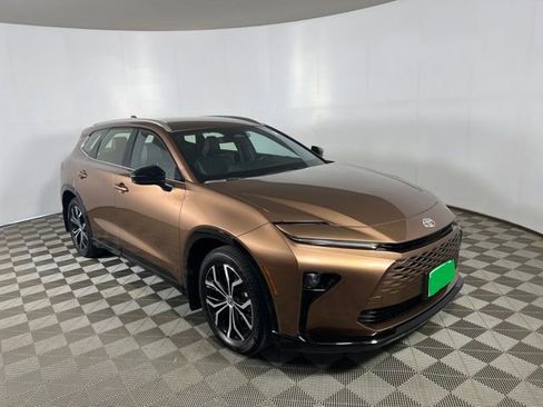 Used 2025 Toyota Crown Signia image 1