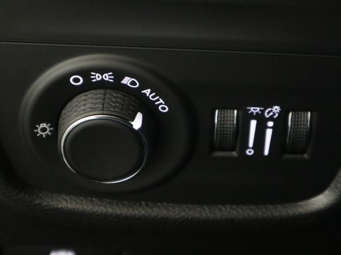 New 2025 Jeep Grand Cherokee L Altitude image 35