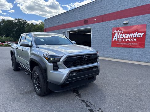 Certified 2026 Toyota Tacoma TRD Off-Road AWD/4WD image 1