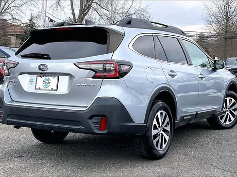 Certified 2022 Subaru Outback Premium image 11