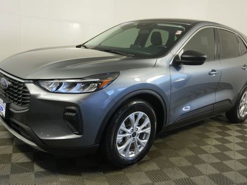 Used 2023 Ford Escape Active w/ Cold Weather Package FWD image 7