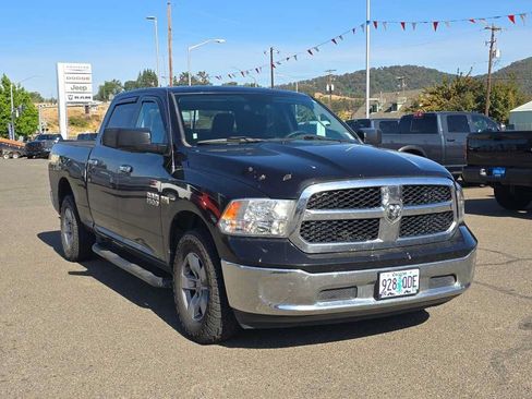 Used 2018 RAM 1500 Classic SLT AWD/4WD image 4