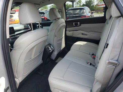 Used 2026 Kia Sorento S FWD image 24