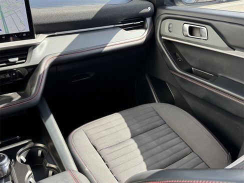 Certified 2025 Ford Explorer ST-Line image 15